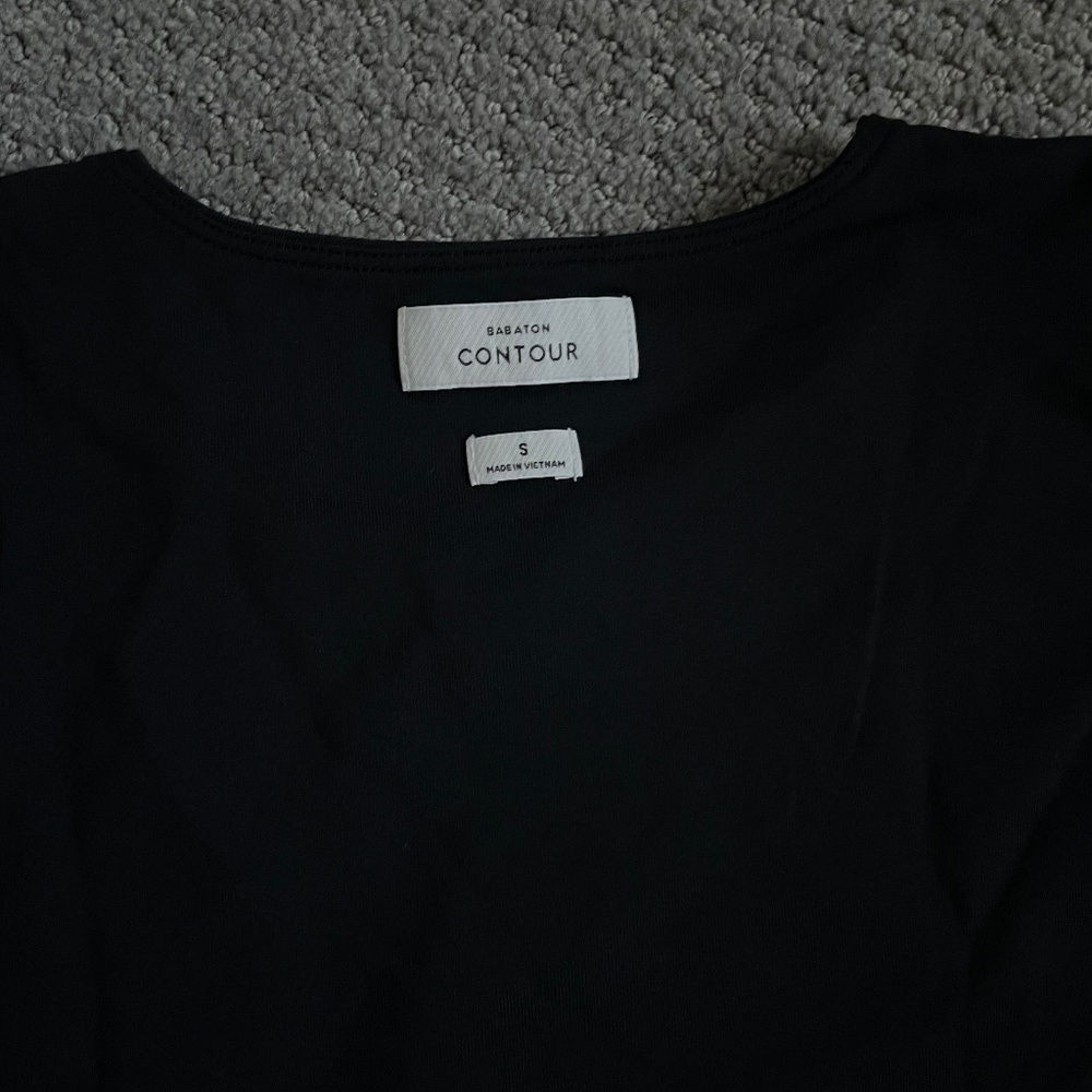Aritzia contour long sleeve top - Picture 2 of 2